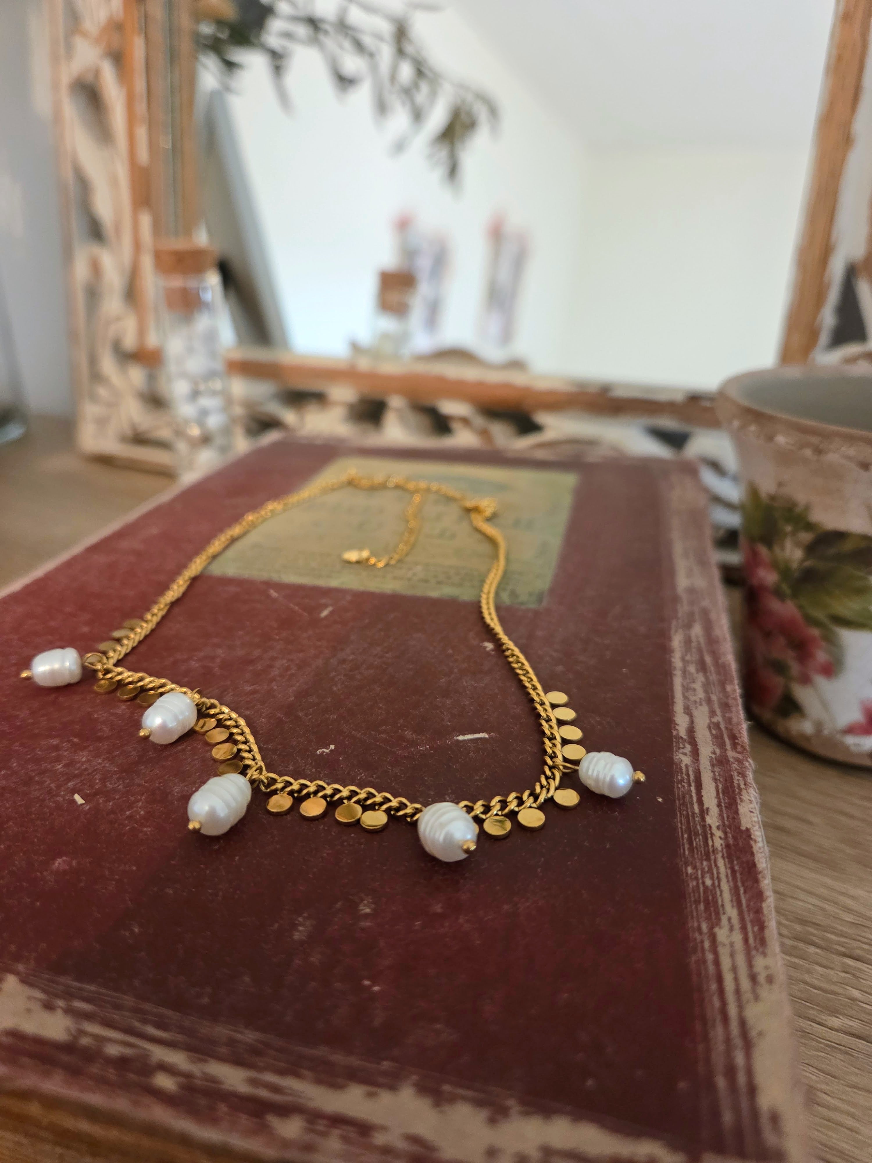 Collier Julie